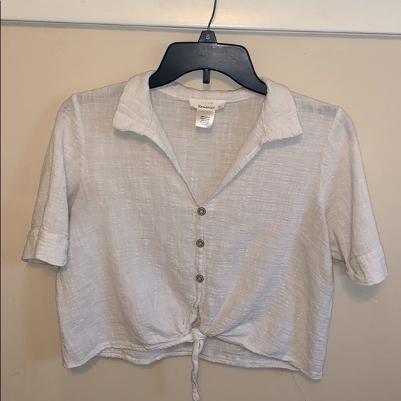 URBAN Romantics Tops - 🎉🎉Urban Romantics Crop Top